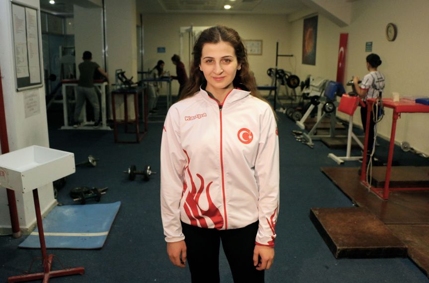 Bilek güreşinde dünya ve Avrupa'nın zirvesinde