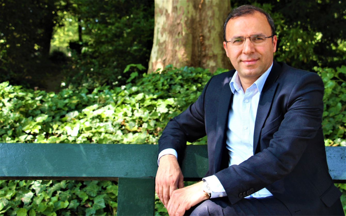 ~~Yüksel: â€œGentâ€™te başörtüsü yasağına geçit yokâ€