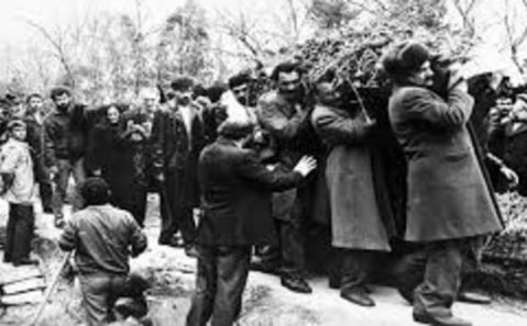 Azerbaycan'daki 20 Ocak katliamı hafızalardaki tazeliğini koruyor