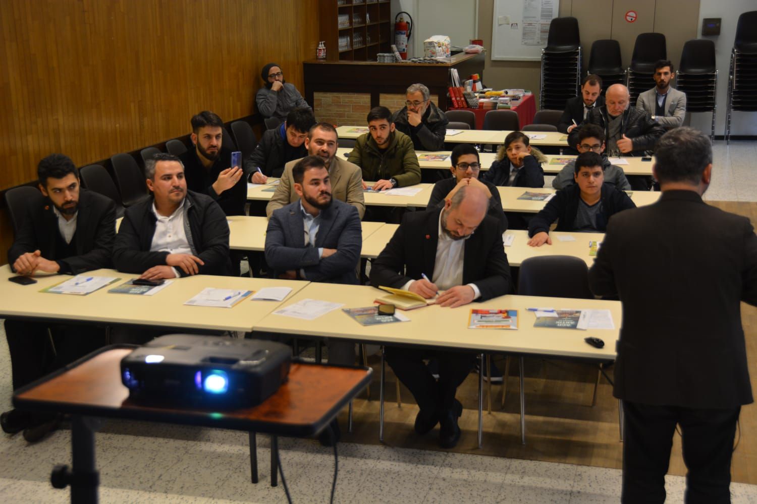 AVRUPA GENÇLİK DERNEĞİ (AGD) BRÜKSEL GENÇLİK BULUŞMASINI YOĞUN BİR KATILIMLA GERÇEKLEŞTİRDİ