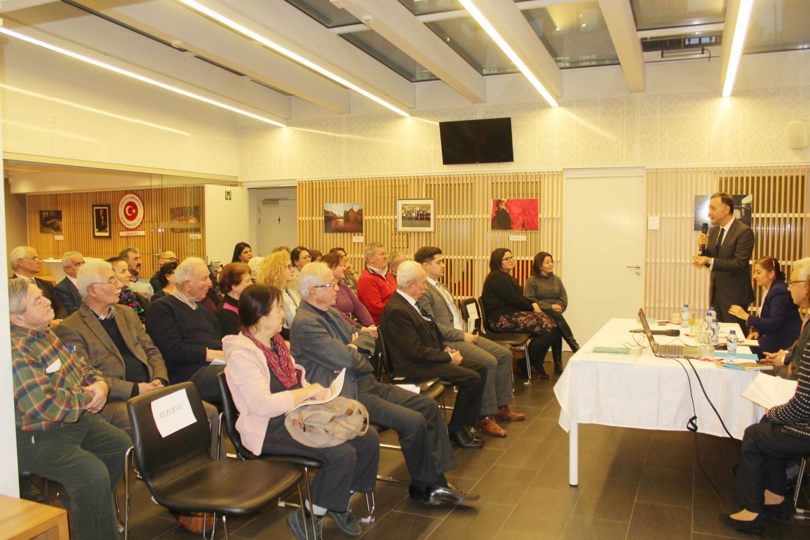 BEL-DOST TOPLANTISINDAN DERNEKLEŞME VE ‹YAŞAM EVİ PROJESİ› MESAJI ÇIKTI