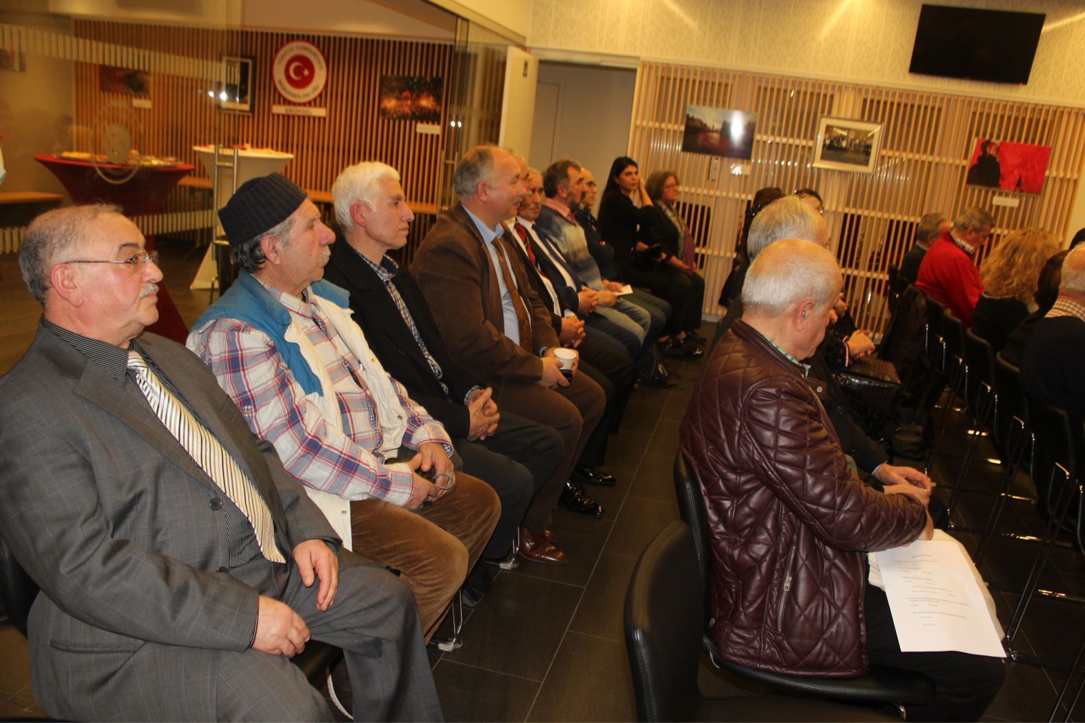 BEL-DOST TOPLANTISINDAN DERNEKLEŞME VE ‹YAŞAM EVİ PROJESİ› MESAJI ÇIKTI