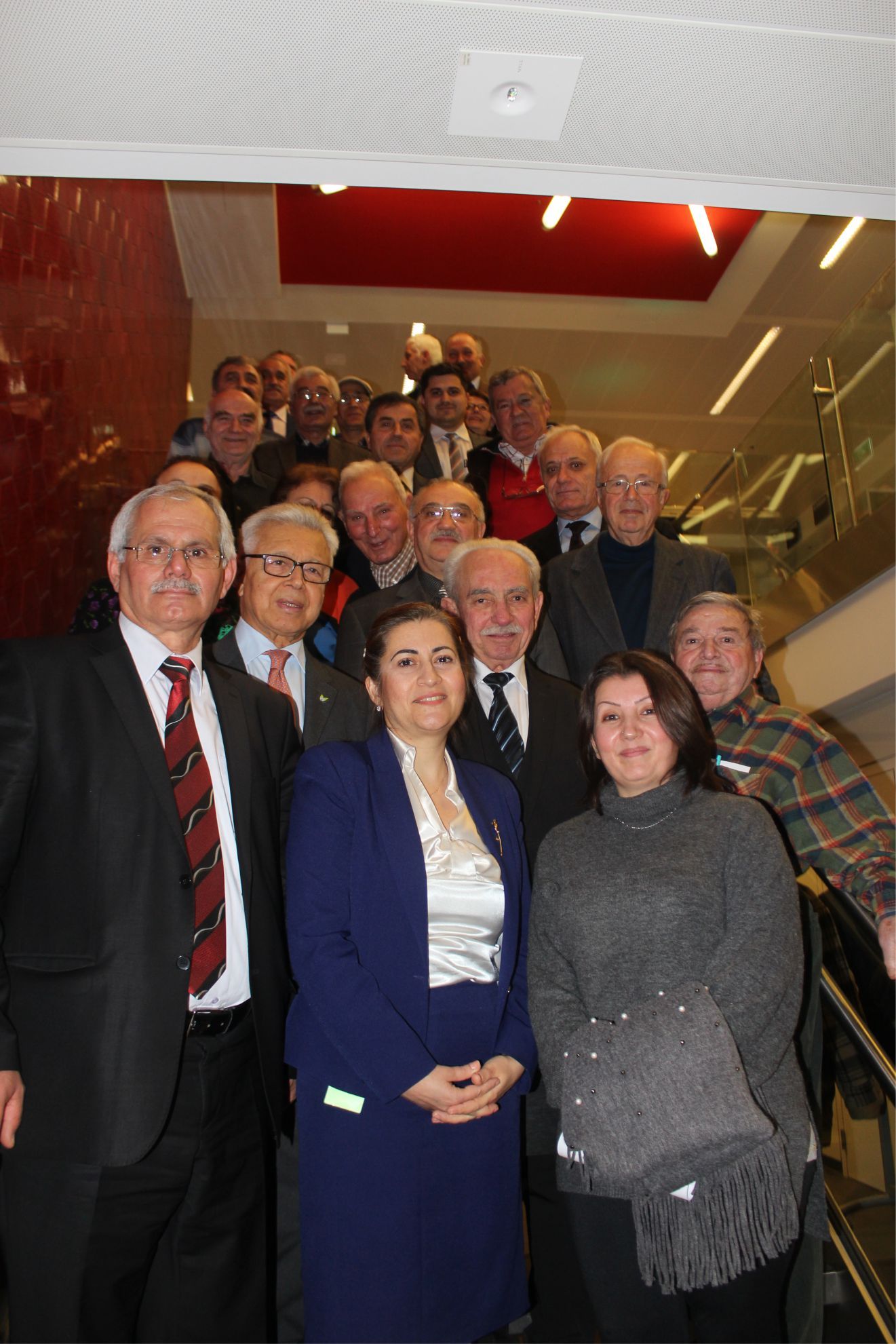 BEL-DOST TOPLANTISINDAN DERNEKLEŞME VE ‹YAŞAM EVİ PROJESİ› MESAJI ÇIKTI