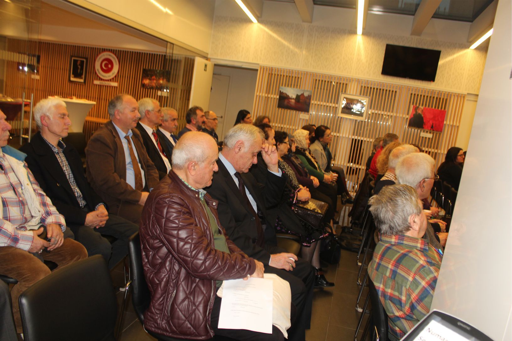 BEL-DOST TOPLANTISINDAN DERNEKLEŞME VE ‹YAŞAM EVİ PROJESİ› MESAJI ÇIKTI