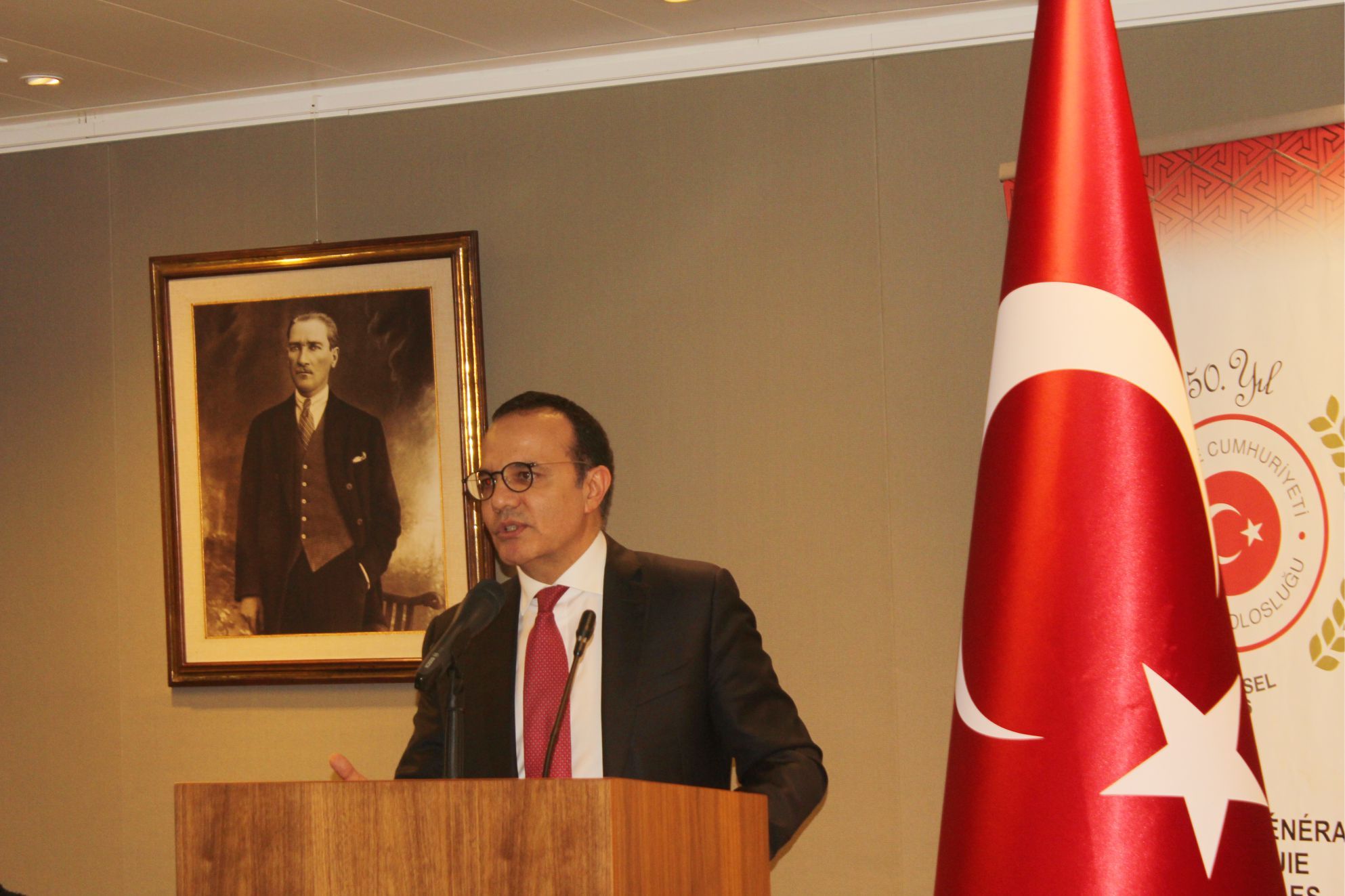 ÜNİVERSİTELİ GENÇLER AVRUPA BİRLİĞİâ€™NDEKİ EĞİTİM, STAJ VE İŞ KONUSUNDA BİLGİLENDİRİLDİ.