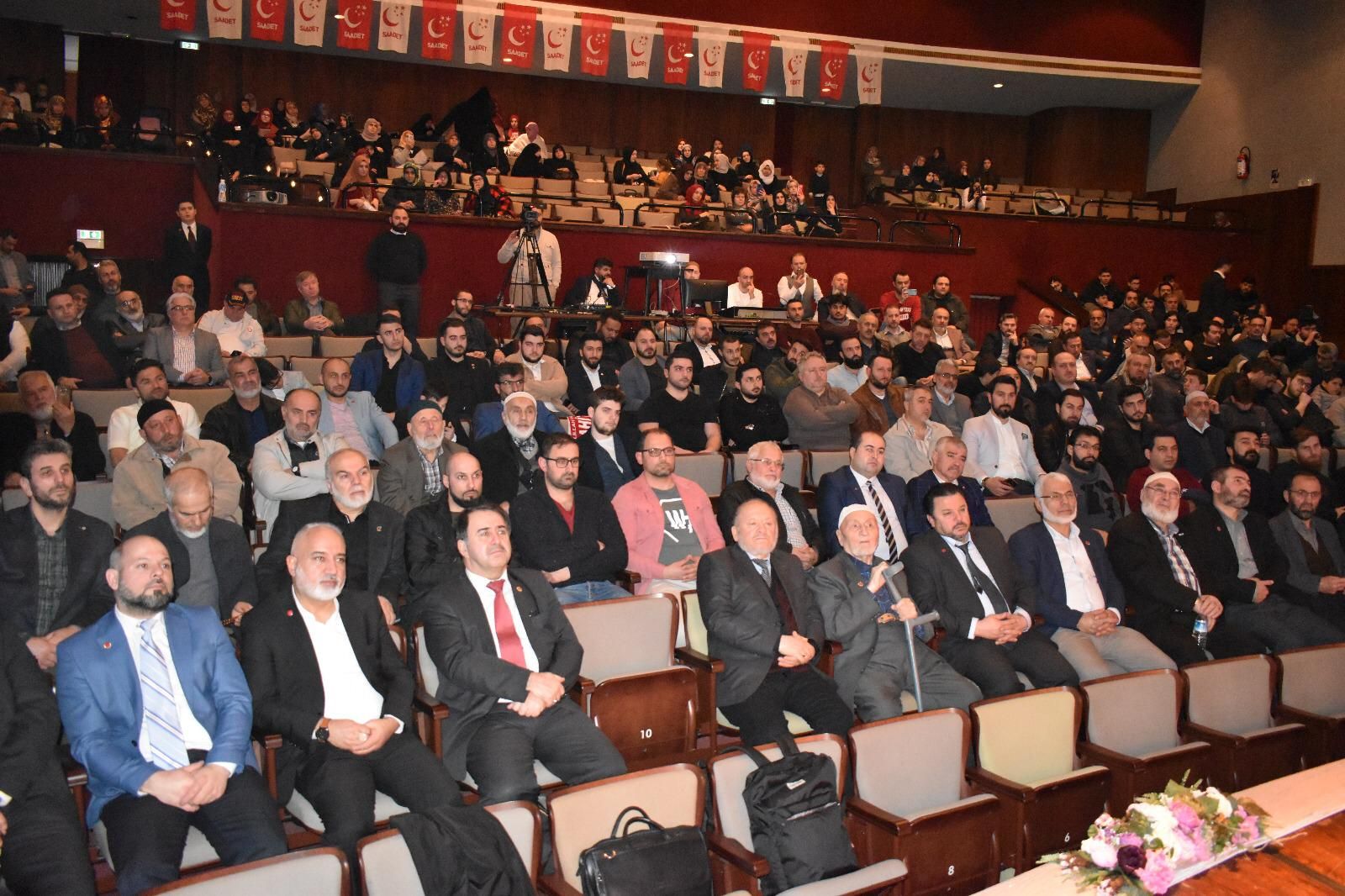 SAADET AVRUPA  BELÇİKA BÖLGESİ ERBAKAN'I ANMA VE ANLAMA PROGRAMINI MUAZZAM BİR KATILIMLA YAPTI