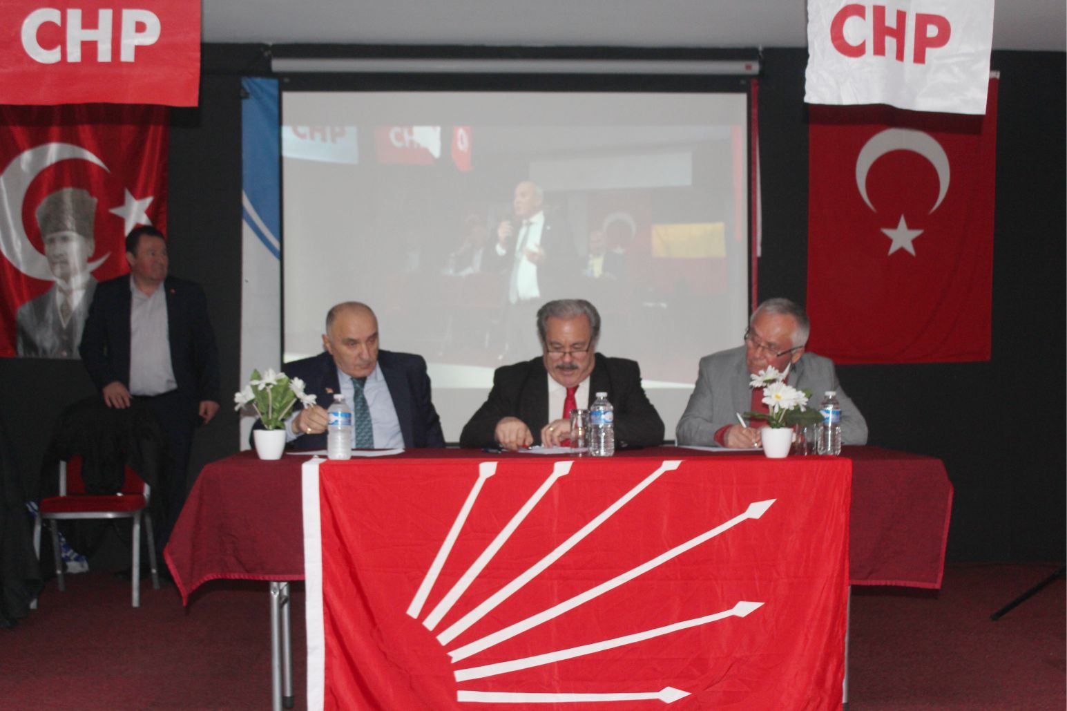 DERYA BULDUK CHP BELÇİKA BİRLİĞİ BAŞKANI OLDU