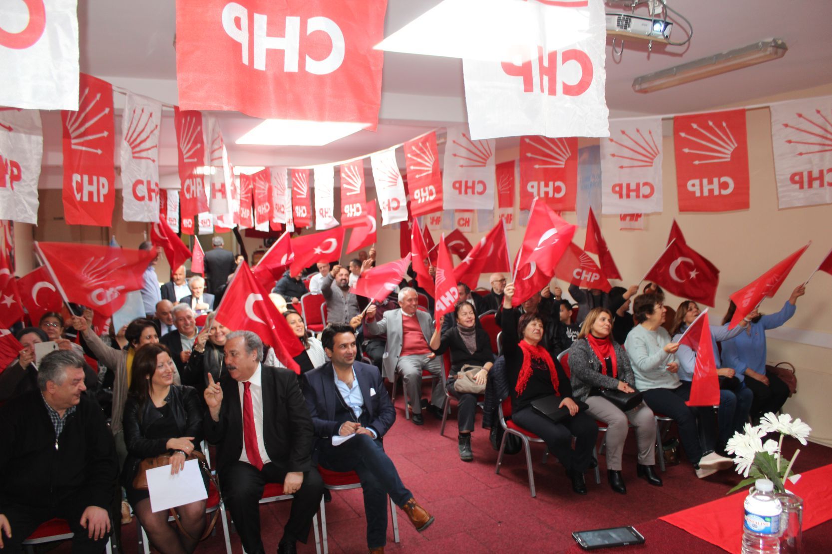 DERYA BULDUK CHP BELÇİKA BİRLİĞİ BAŞKANI OLDU