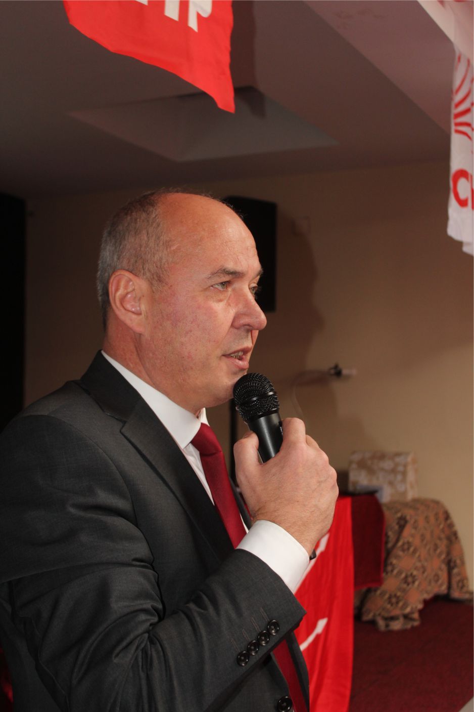 DERYA BULDUK CHP BELÇİKA BİRLİĞİ BAŞKANI OLDU