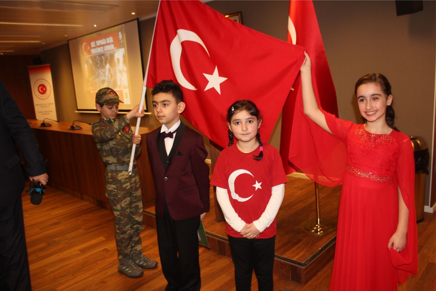 18 MART ÇANAKKALE ŞEHİTLERİ BRÜKSEL BÜYÜKELÇİLİĞİNDE ANILDI