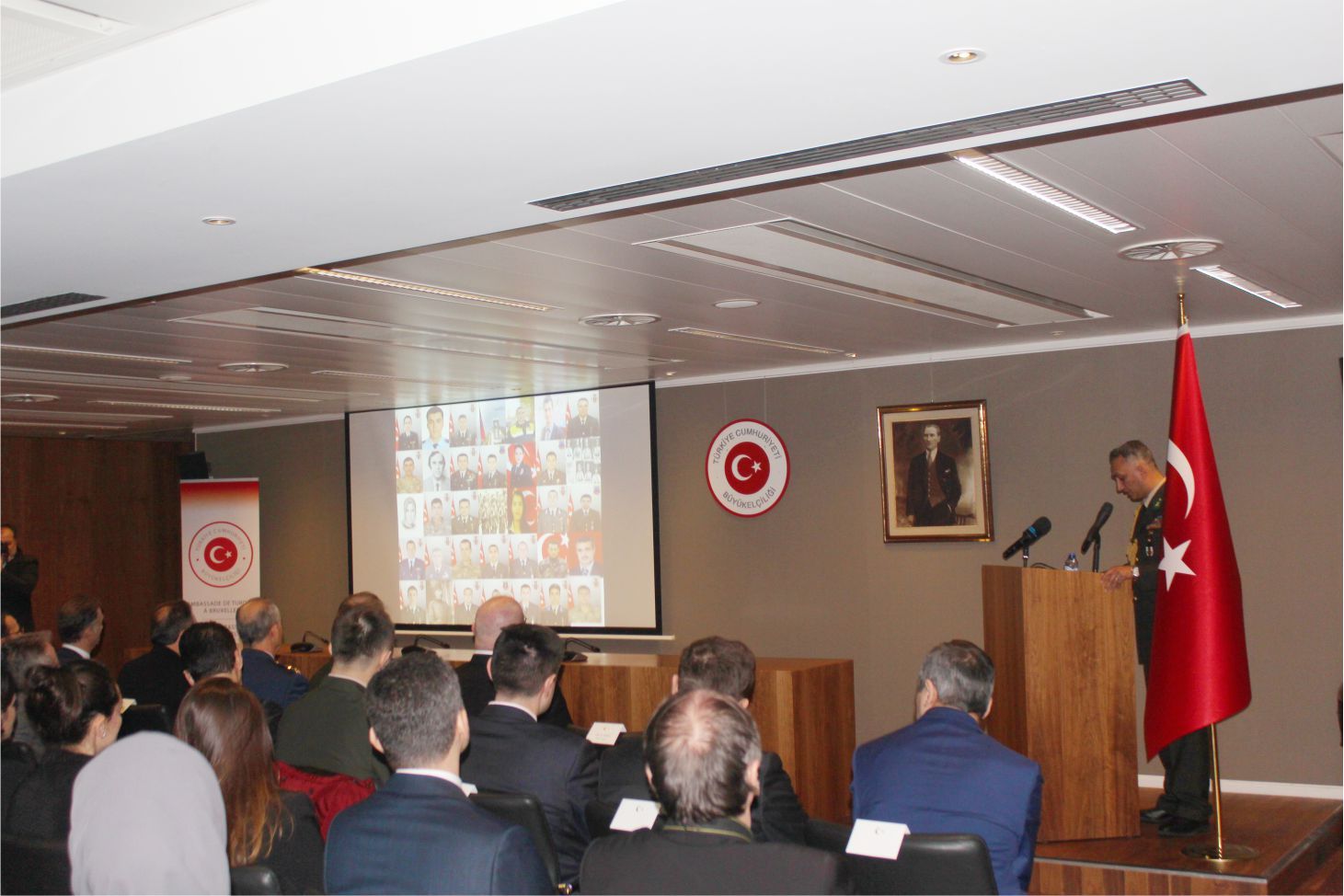 18 MART ÇANAKKALE ŞEHİTLERİ BRÜKSEL BÜYÜKELÇİLİĞİNDE ANILDI