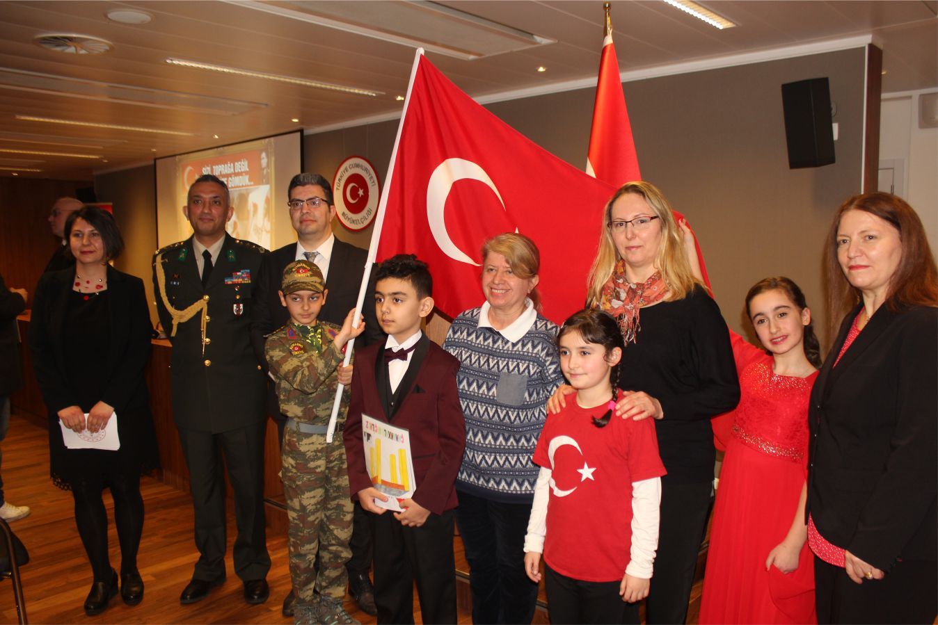 18 MART ÇANAKKALE ŞEHİTLERİ BRÜKSEL BÜYÜKELÇİLİĞİNDE ANILDI
