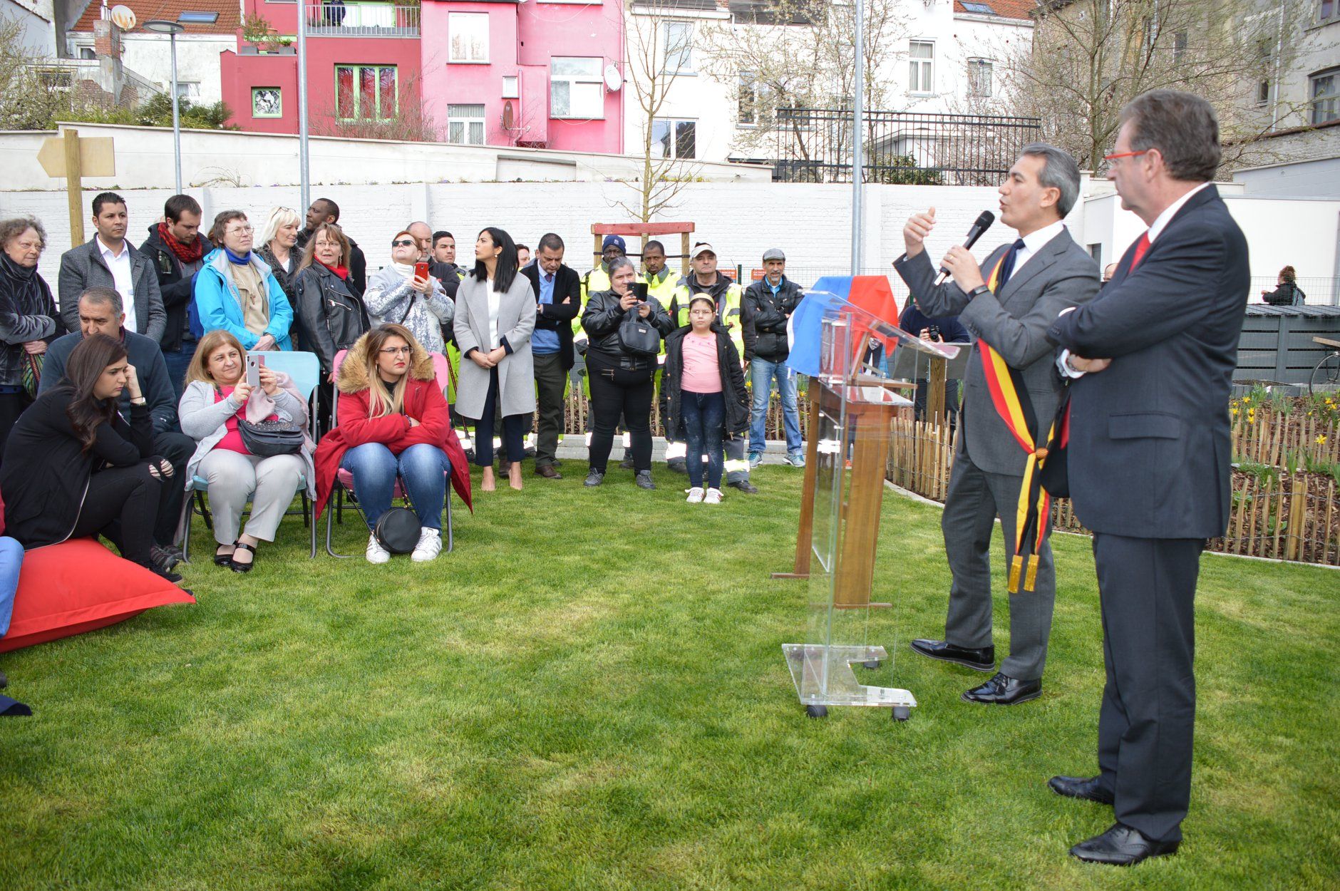 BAŞKAN KIR ‘AİLE BAHÇESİ’NİN AÇILIŞINI BRÜKSEL BAŞBAKANI VERVOORT İLE BİRLİKTE YAPTI