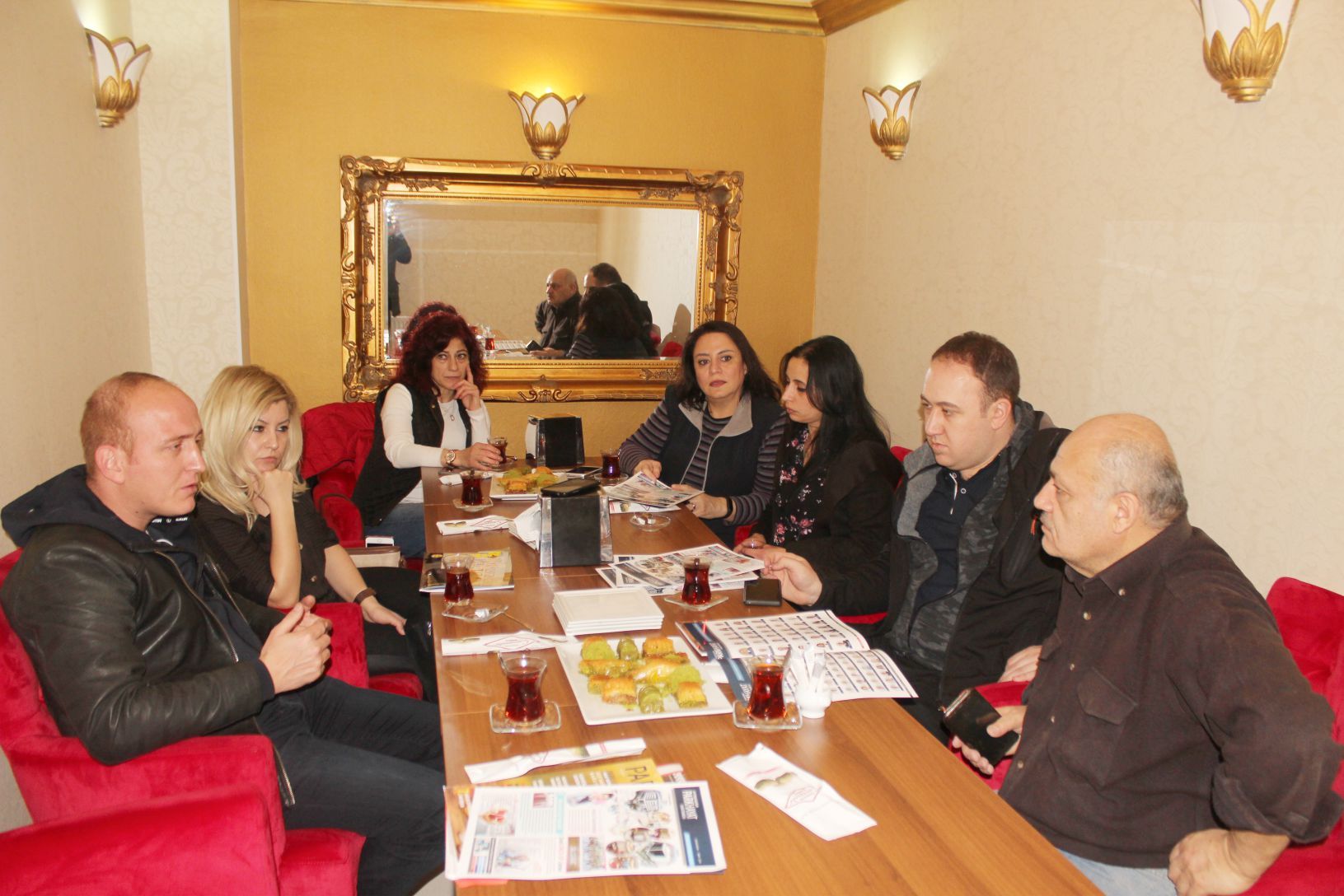 VATANDAŞLAR â€˜AFYONKARAHİSAR PARKHAYAT HASTANESİâ€™ HAKKINDA BİLGİLENDİRİLDİ