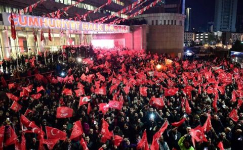 TÜRKİYE SEÇİMİNİ YAPTI DEMOKRASİMİZDE BAHAR ÇİÇEKLERİ AÇTI