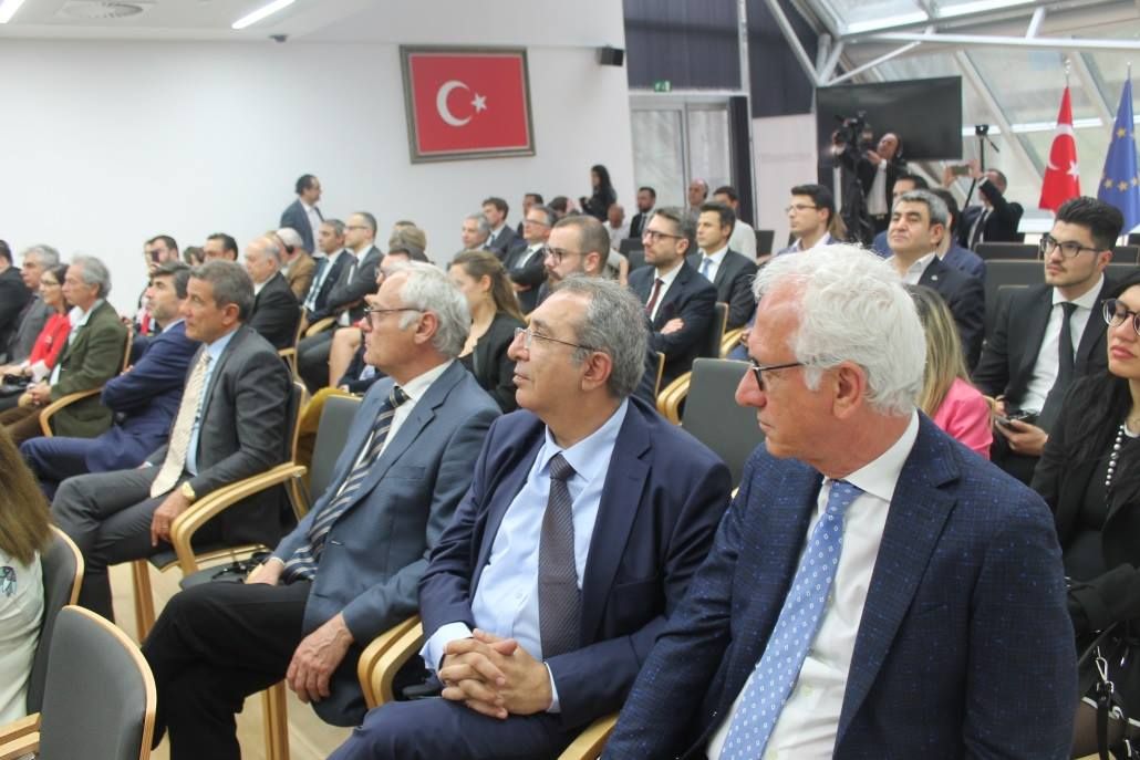 REYNDERS: ´BELÇİKA VE TÜRKİYE OLARAK YAKLAŞIK 10 MİLYAR AVROLUK TİCARET HACMİNE SAHİBİZ´