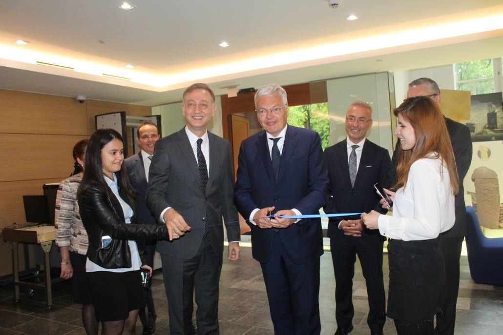 REYNDERS: ´BELÇİKA VE TÜRKİYE OLARAK YAKLAŞIK 10 MİLYAR AVROLUK TİCARET HACMİNE SAHİBİZ´