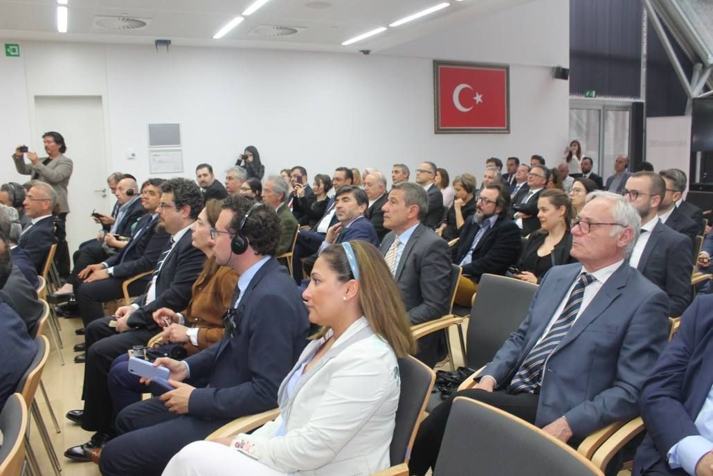 REYNDERS: ´BELÇİKA VE TÜRKİYE OLARAK YAKLAŞIK 10 MİLYAR AVROLUK TİCARET HACMİNE SAHİBİZ´