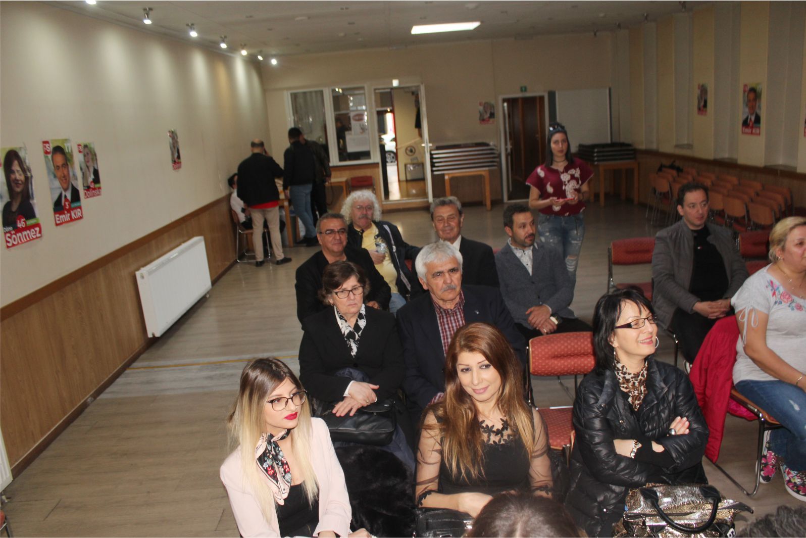 ~~DÖNE SÖNMEZ, SEÇİMDE NASIL OY KULLANILMASI HAKKINDA VATANDAŞLARI BİLGİLENDİRDİ