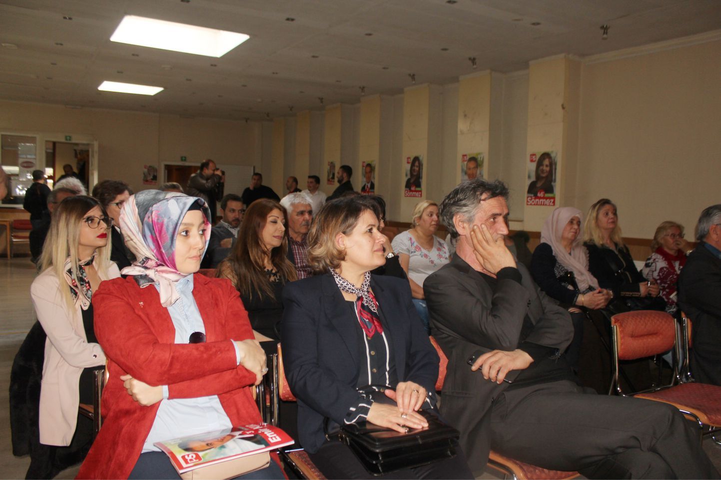 ~~DÖNE SÖNMEZ, SEÇİMDE NASIL OY KULLANILMASI HAKKINDA VATANDAŞLARI BİLGİLENDİRDİ