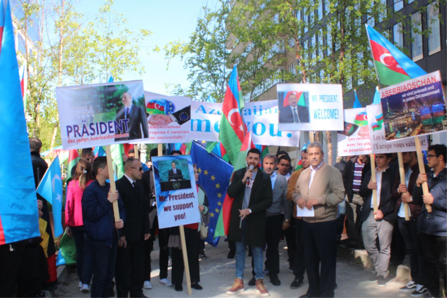 ~~AZERBAYCANLILARDAN  AVRUPAâ€™NIN  BAŞKENTİ BRÜKSELâ€™DEN CUMHURBAŞKANI İLHAM ALİYEVâ€™E  DESTEK GÖSTERİSİ