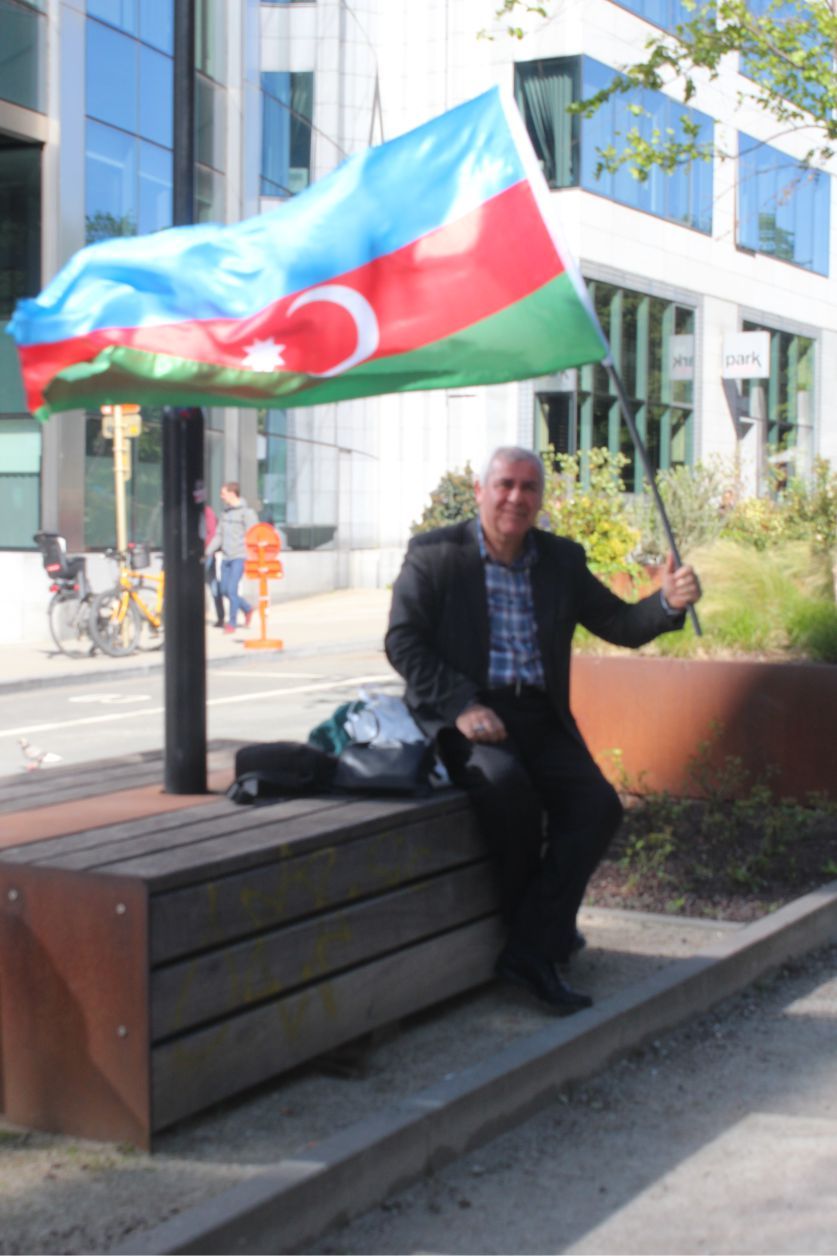 ~~AZERBAYCANLILARDAN  AVRUPAâ€™NIN  BAŞKENTİ BRÜKSELâ€™DEN CUMHURBAŞKANI İLHAM ALİYEVâ€™E  DESTEK GÖSTERİSİ