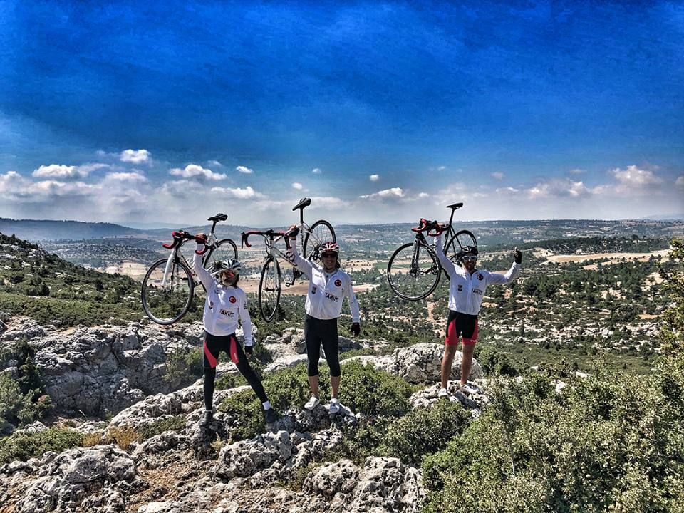 AKUT Sporcuları Milli Mücadele'nin 100. Yılında Bisiklet Turunda