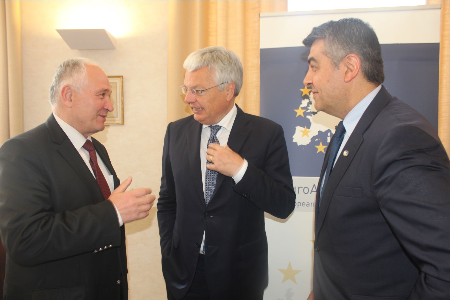 DIŞİŞLERİ BAKANI DİDİER REYNDERS