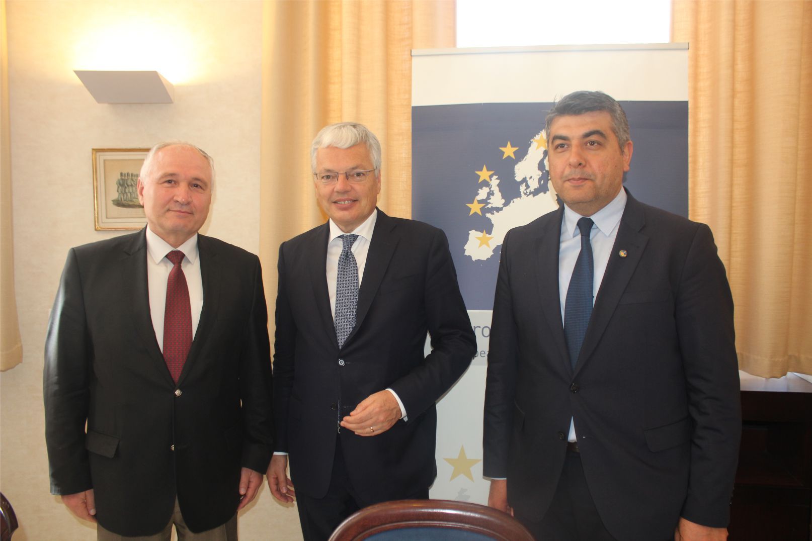 DIŞİŞLERİ BAKANI DİDİER REYNDERS