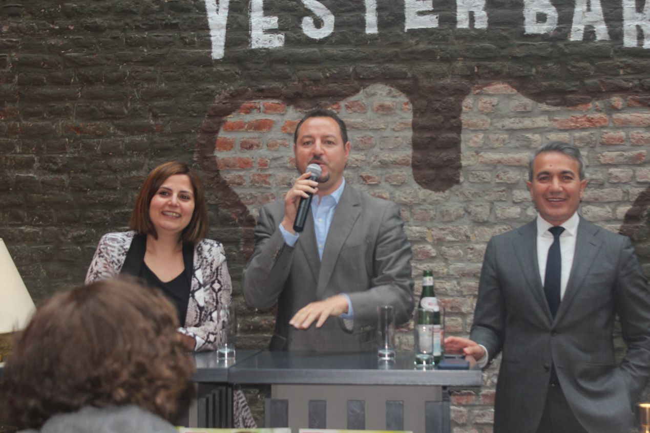 ~~SOSYALİST ADAYLAR PARTİLERİNİ VE KENDİLERİNİ TANITTILAR