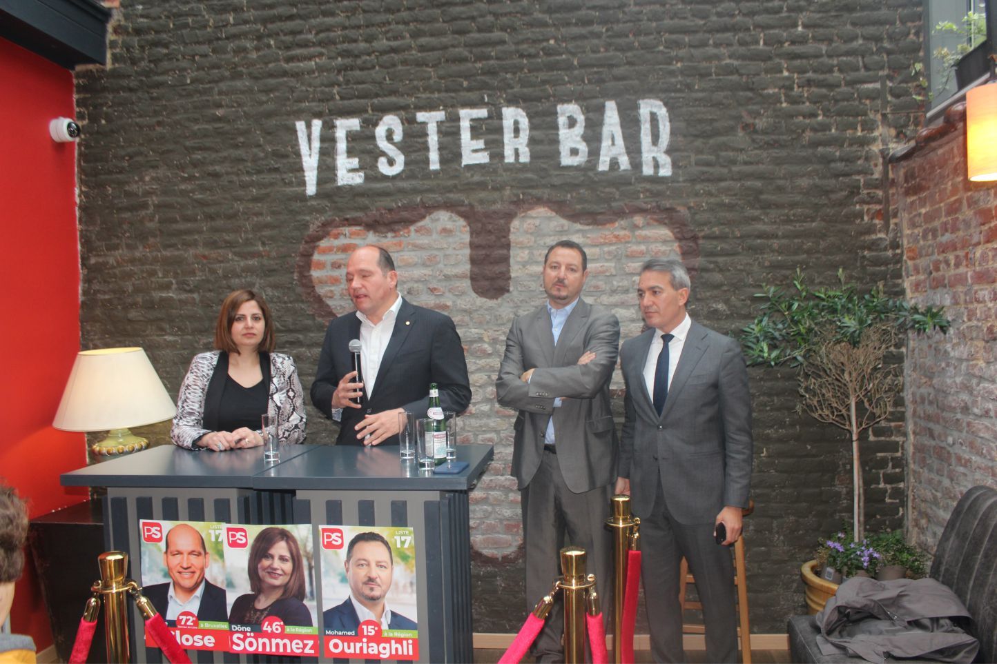 ~~SOSYALİST ADAYLAR PARTİLERİNİ VE KENDİLERİNİ TANITTILAR
