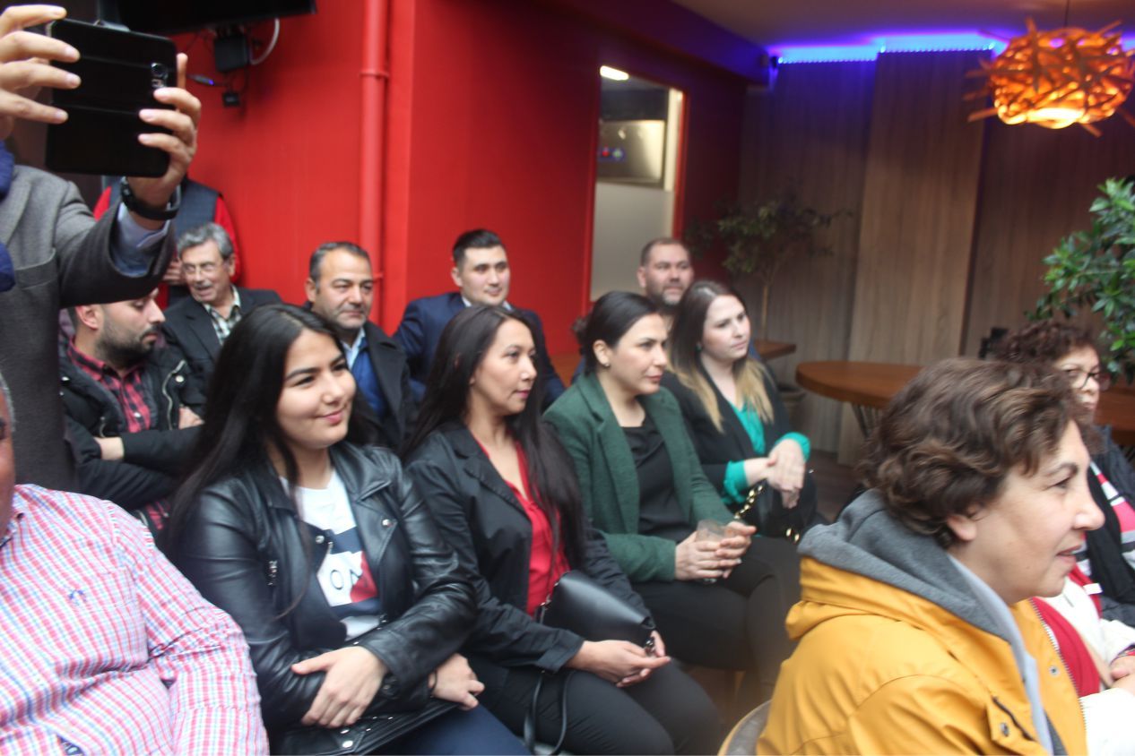 ~~SOSYALİST ADAYLAR PARTİLERİNİ VE KENDİLERİNİ TANITTILAR