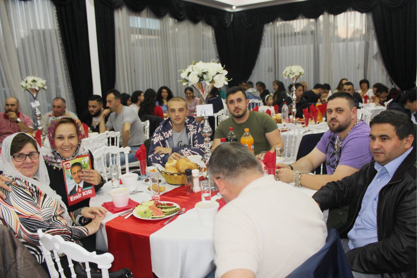 BULGARİSTAN TÜRKLERİ DÜZENLEDİKLERİ İFTARâ€™DA DERNEK MÜJDESİ VERDİLER