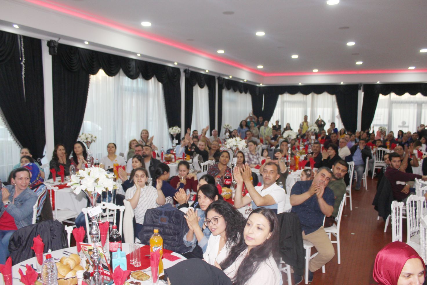 BULGARİSTAN TÜRKLERİ DÜZENLEDİKLERİ İFTARâ€™DA DERNEK MÜJDESİ VERDİLER