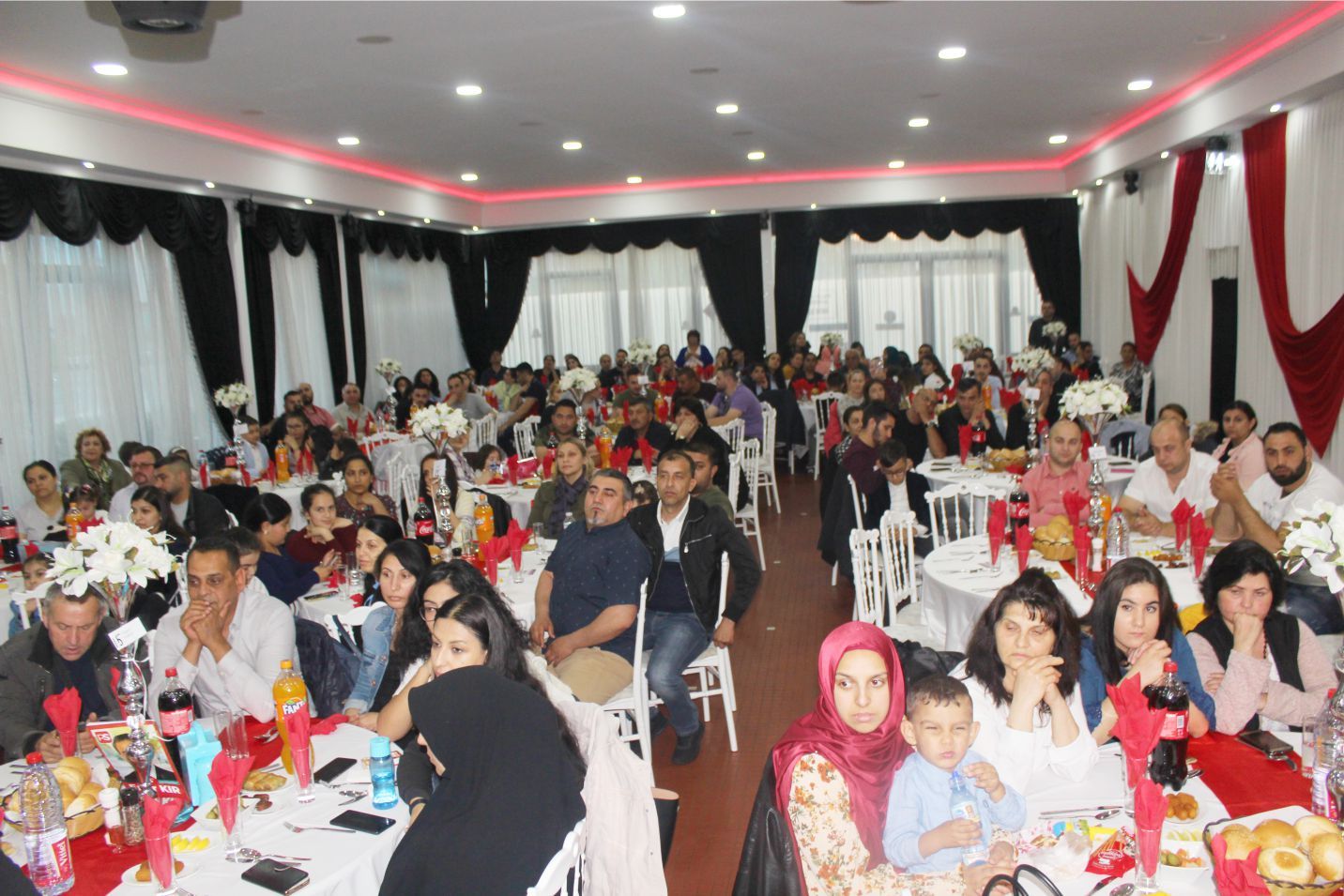 BULGARİSTAN TÜRKLERİ DÜZENLEDİKLERİ İFTARâ€™DA DERNEK MÜJDESİ VERDİLER