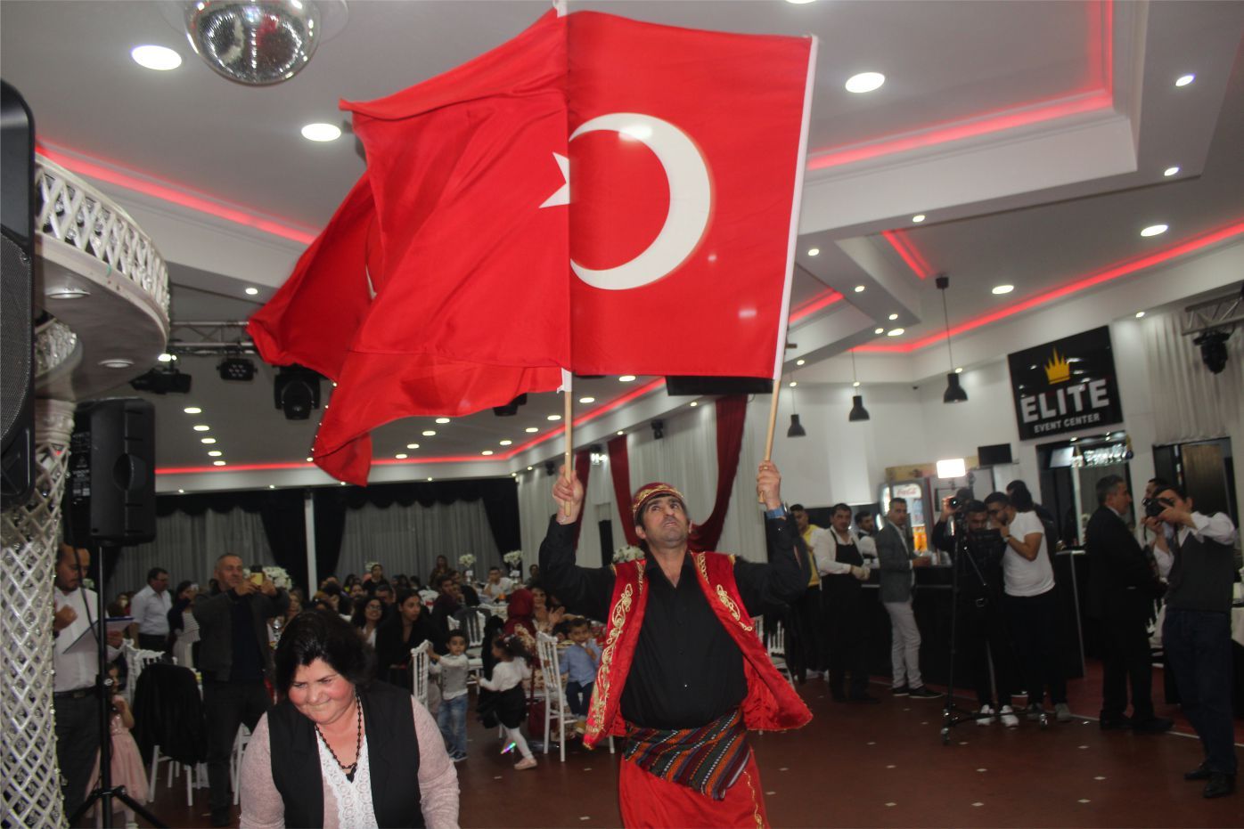 BULGARİSTAN TÜRKLERİ DÜZENLEDİKLERİ İFTARâ€™DA DERNEK MÜJDESİ VERDİLER