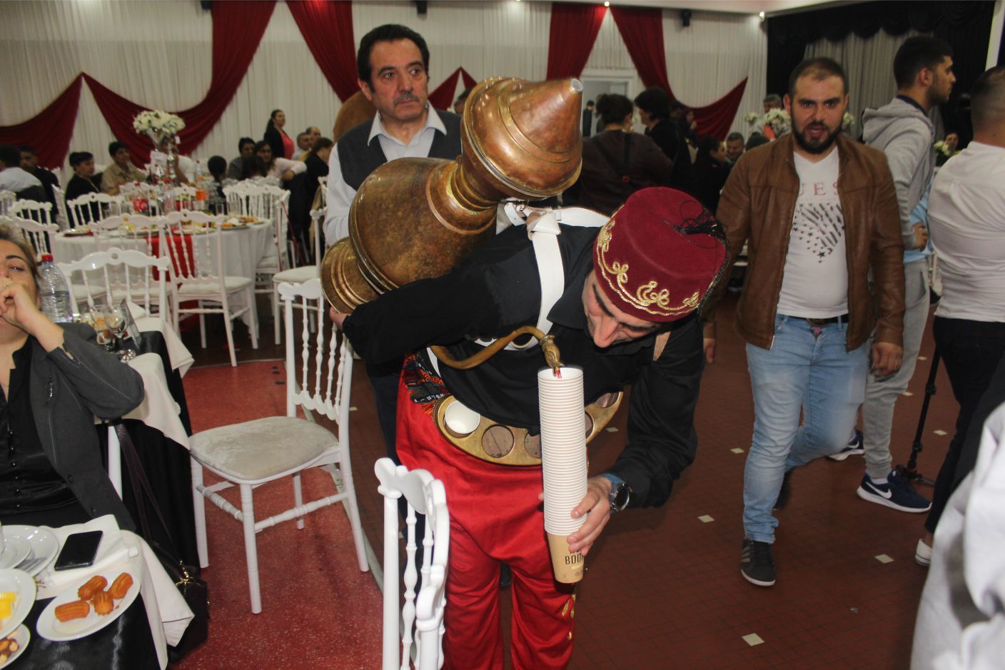 BULGARİSTAN TÜRKLERİ DÜZENLEDİKLERİ İFTARâ€™DA DERNEK MÜJDESİ VERDİLER