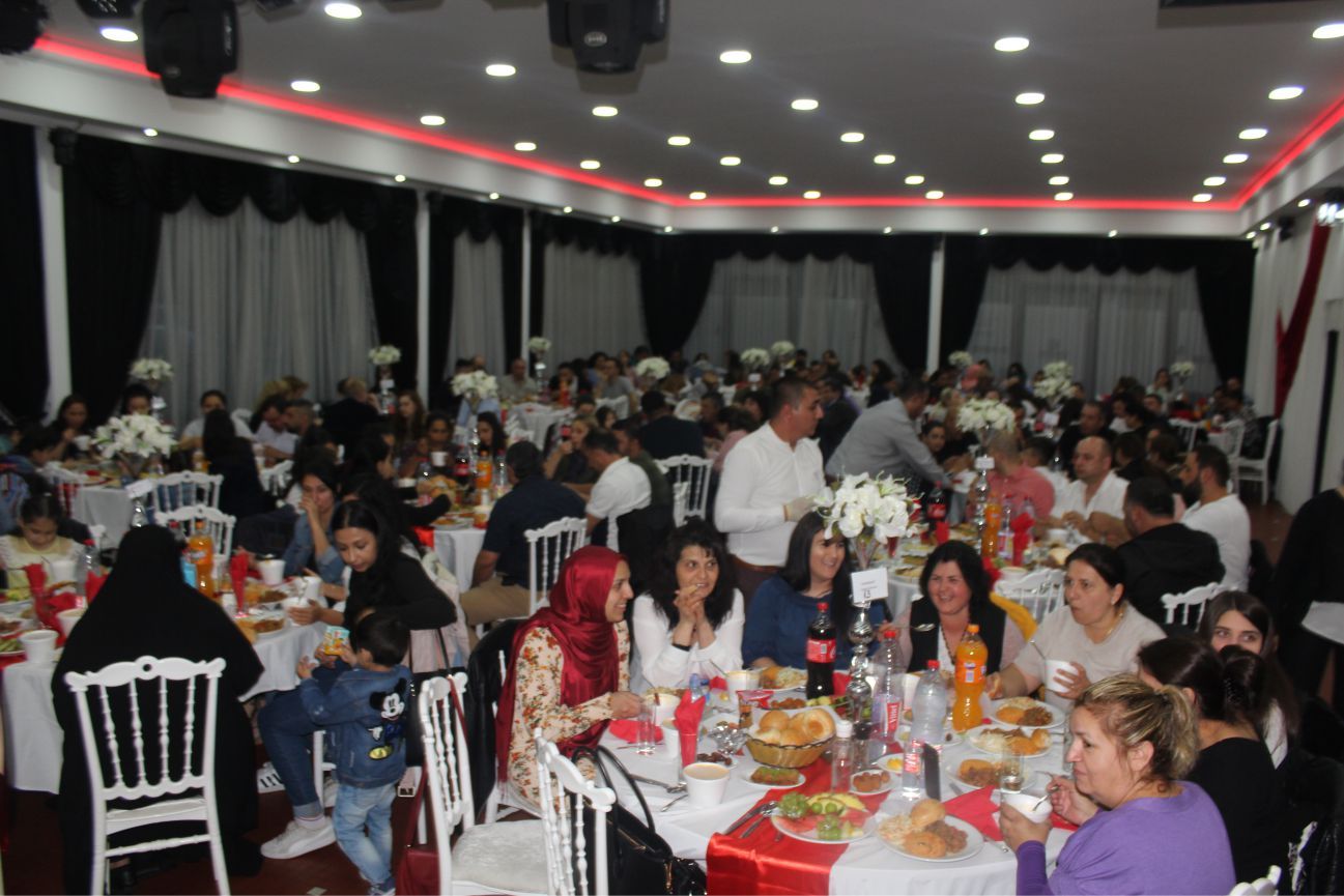 BULGARİSTAN TÜRKLERİ DÜZENLEDİKLERİ İFTARâ€™DA DERNEK MÜJDESİ VERDİLER