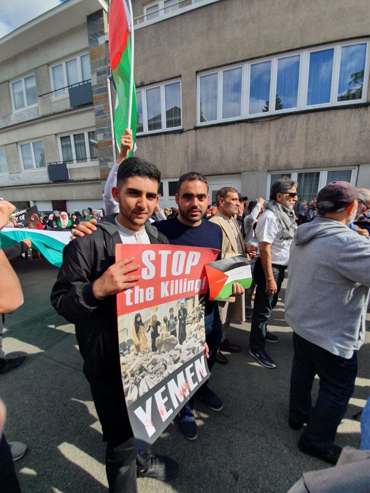 YÜZLERCE MÜSLÜMAN 'DÜNYA KUDÜS GÜNÜ' NEDENİYLE AVRUPA'NIN BAŞKENTİ BRÜKSEL'DE 'KATİL İSRAİL' DİYE PROTESTO YAPTILAR