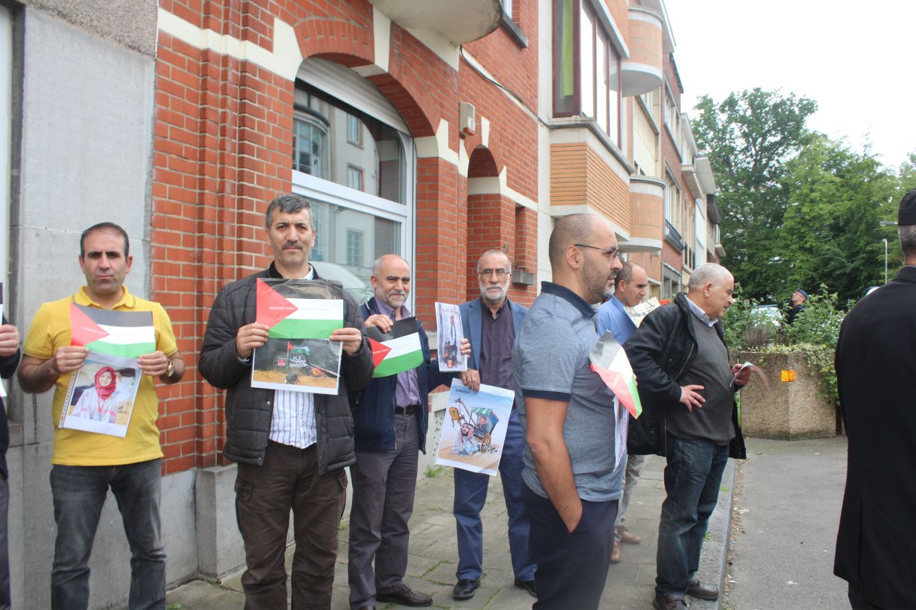 YÜZLERCE MÜSLÜMAN 'DÜNYA KUDÜS GÜNÜ' NEDENİYLE AVRUPA'NIN BAŞKENTİ BRÜKSEL'DE 'KATİL İSRAİL' DİYE PROTESTO YAPTILAR
