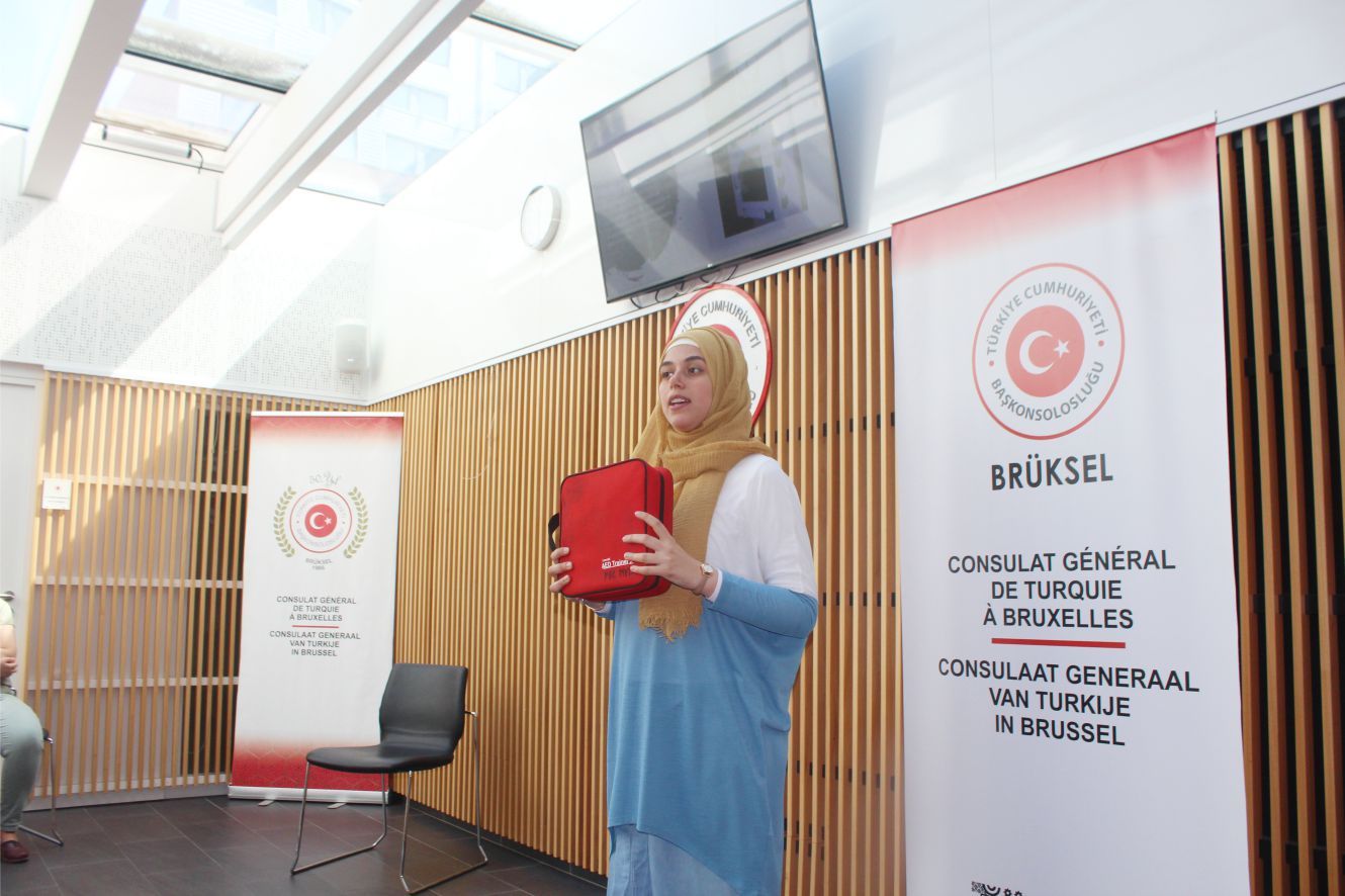 Başkonsolosluktan â€œTemel Yaşam Desteği-Suni Solunum ve Kalp Masajıâ€ adlı seminer