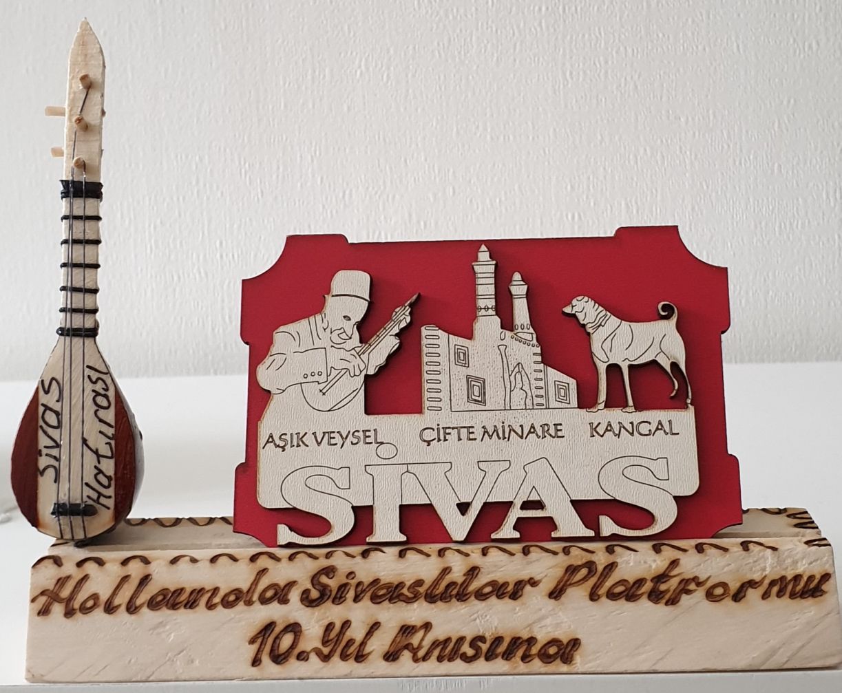 MEMLEKET TÜRKÜLERİ AMSTERDAM'DA SÖYLENDİ