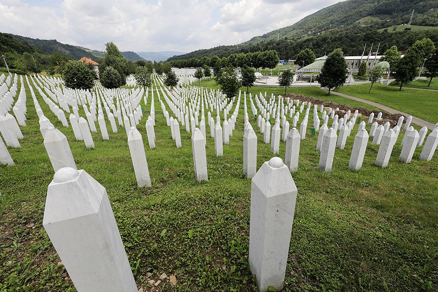 Srebrenitsa Soykırımıâ€™nın üzerinden 24 yıl geçti