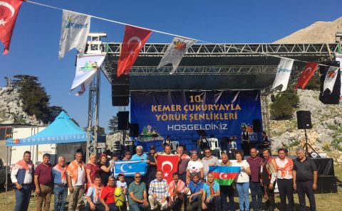 Kemer Çukuryayla Yörük Şenliği'nde renkli görüntüler oluştu