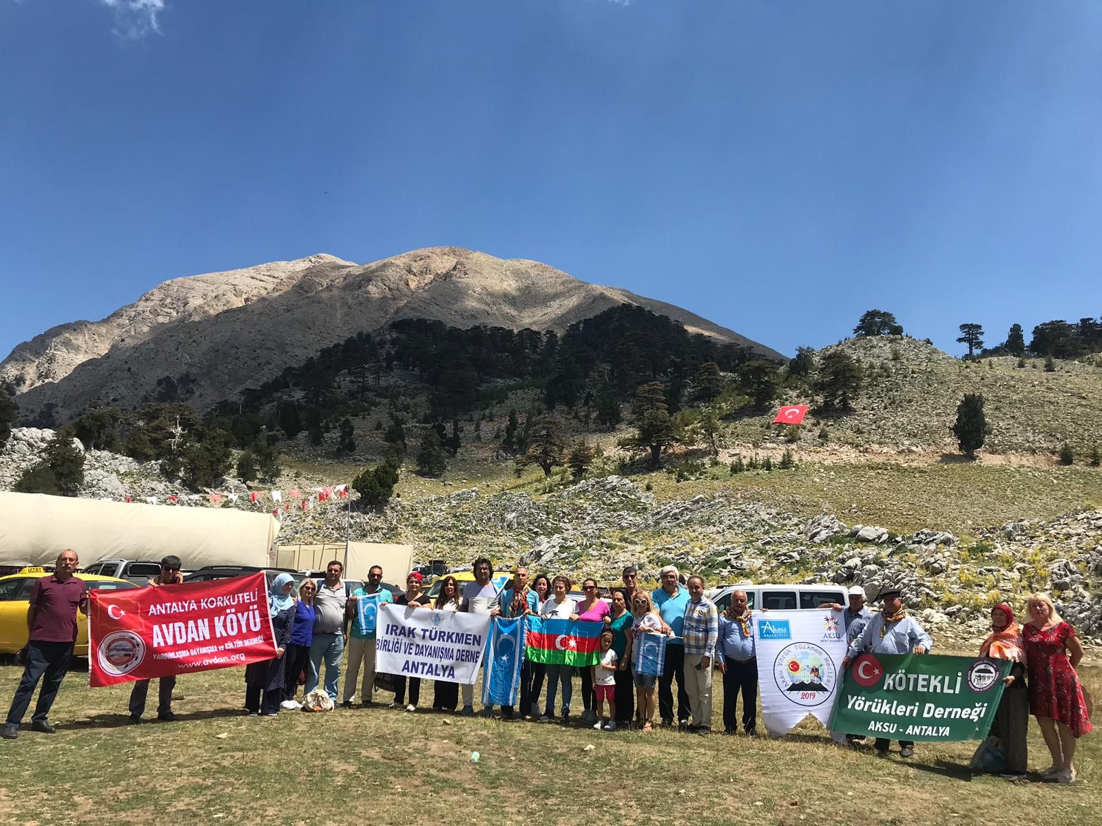 Kemer Çukuryayla Yörük Şenliği'nde renkli görüntüler oluştu