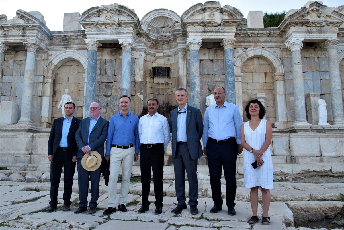 BÜYÜKELÇİLER SAGALASSOS ANTİK KENTİ´Nİ GEZDİ