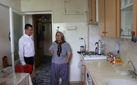 Bravo: Pamuk teyze, â€˜kız çocukları okusunâ€™ diye evini bağışladı
