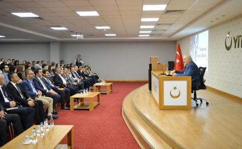 HABER/İlber Ortaylı â€œTürkiye ve Komşu Ülkelerâ€ konulu konferans verdi