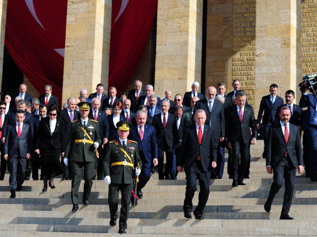 Cumhuriyet 96 yaşında… Liderler Ataâ€™nın huzurunda buluştu