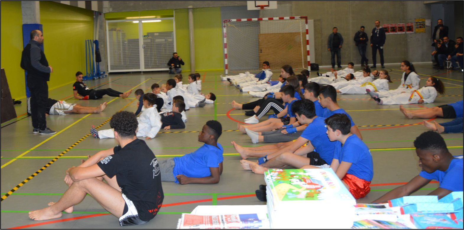 DÜNYA THAİ-KİCKBOXİNG ŞAMPİYONU ALİ GÜNYAR› ‹BAF’DA SEMİNER VERDİ